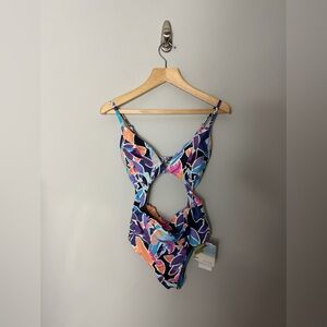 NEW Sunseeker Swimsuit Bathing Suit One Piece Size 10 196